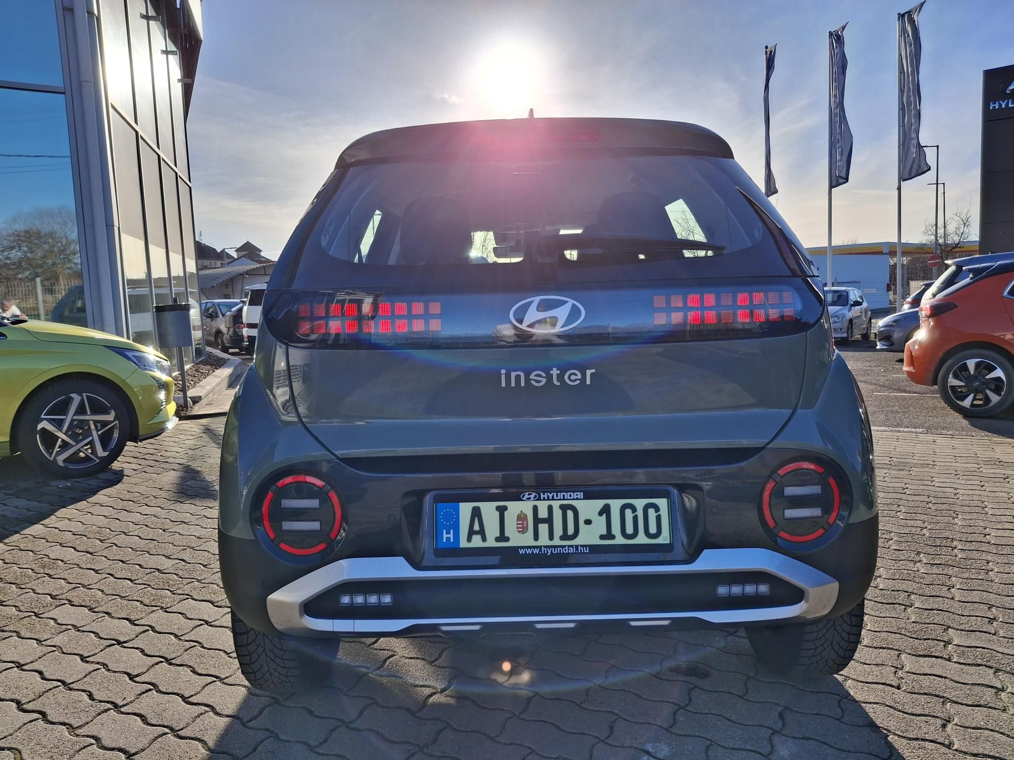 Hyundai Inster 42 72 kW 42kWh automat rok 2025, 327 km, Maďarsko — foto 8 z 12