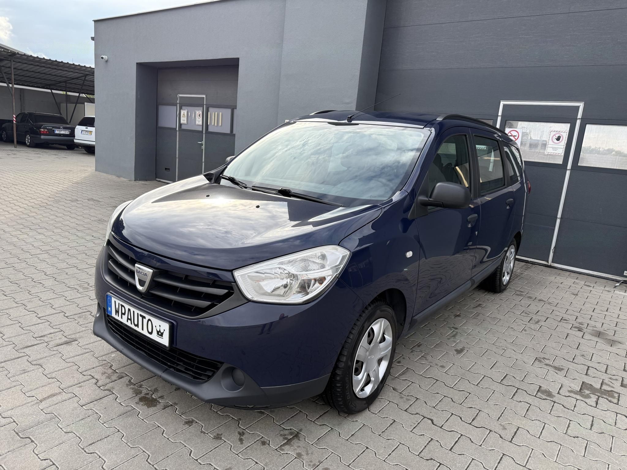Dacia Lodgy 1,6 rok 2012, Maďarsko — foto 1 | AMOTOR Dacia Lodgy 1,6 rok 2012, Maďarsko — foto 1