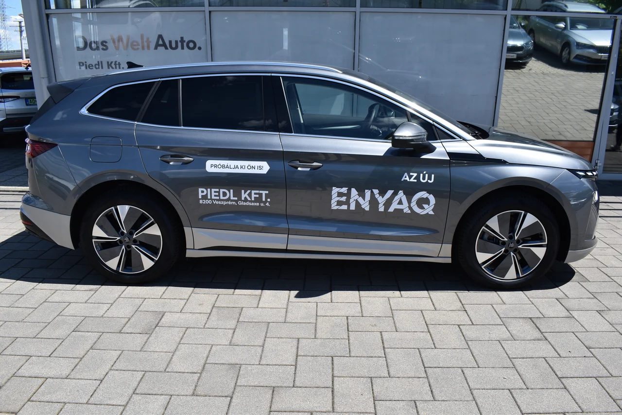Škoda Enyaq 4x4 210 kW automat rok 2026, Grafitszürke metál, 8 km, Maďarsko — foto 3 z 18