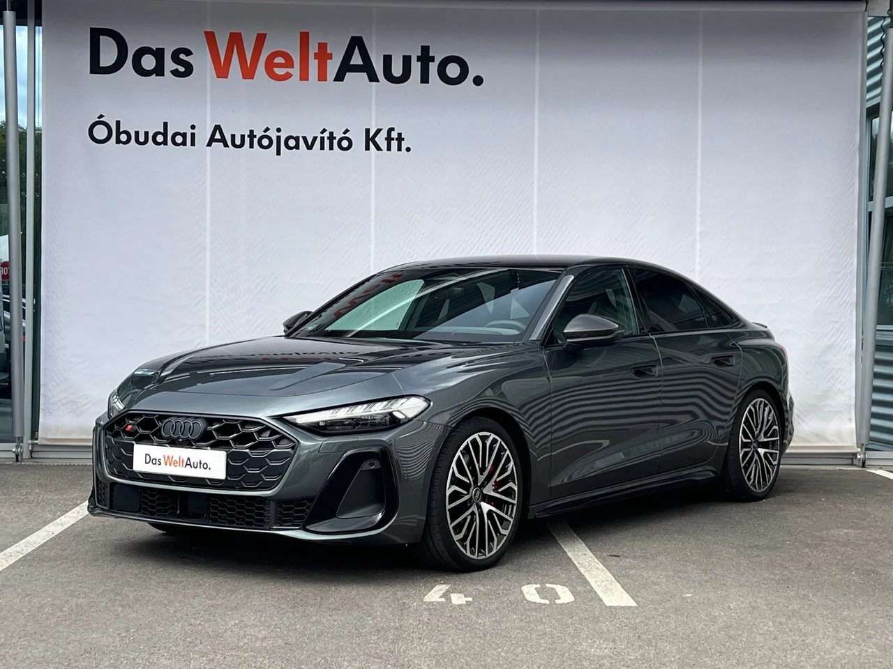 Audi S5 4x4 3,0 270 kW TFSI automat rok 2025, Daytona-szürke gyöngyház, 27 900 km, Maďarsko — foto 1