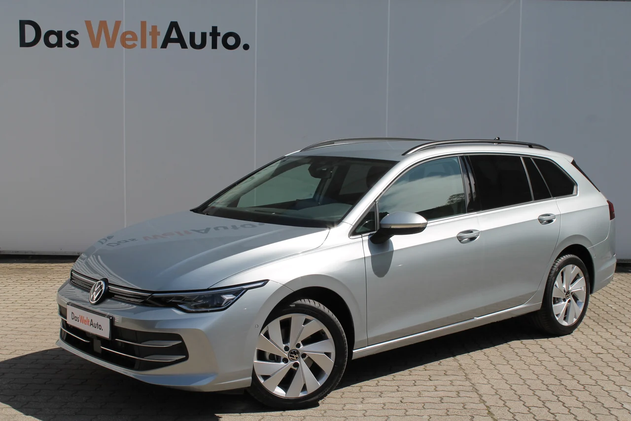 Volkswagen Golf 1,5 110 kW DSG rok 2025, Osztrigaezüst metál, 43 587 km, Maďarsko — foto 1