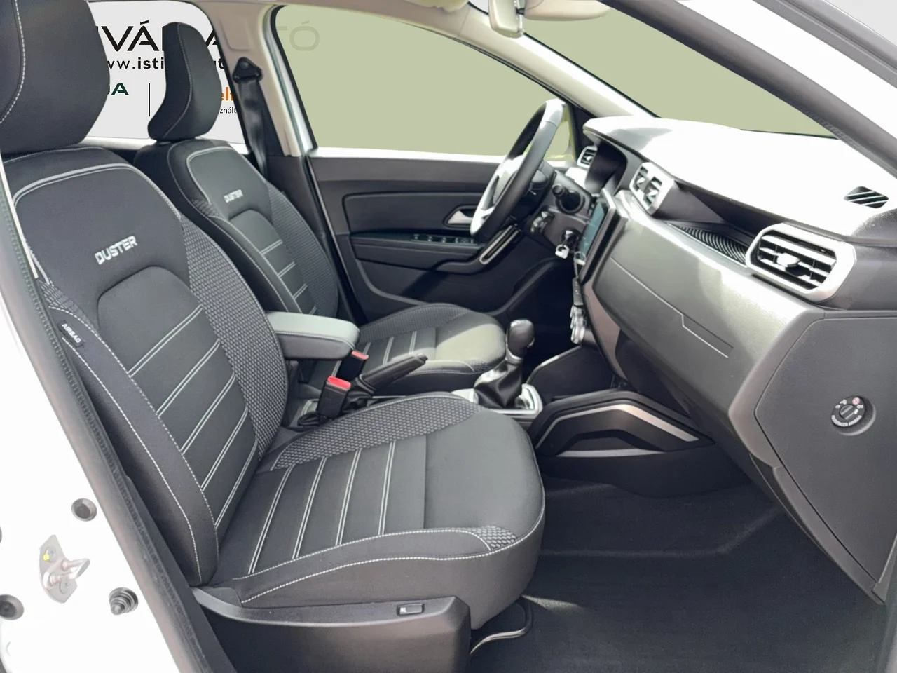 Dacia Duster 110 kW 1.3 TCe automat rok 2023, fehér, 70 907 km, Maďarsko — foto 11 z 13