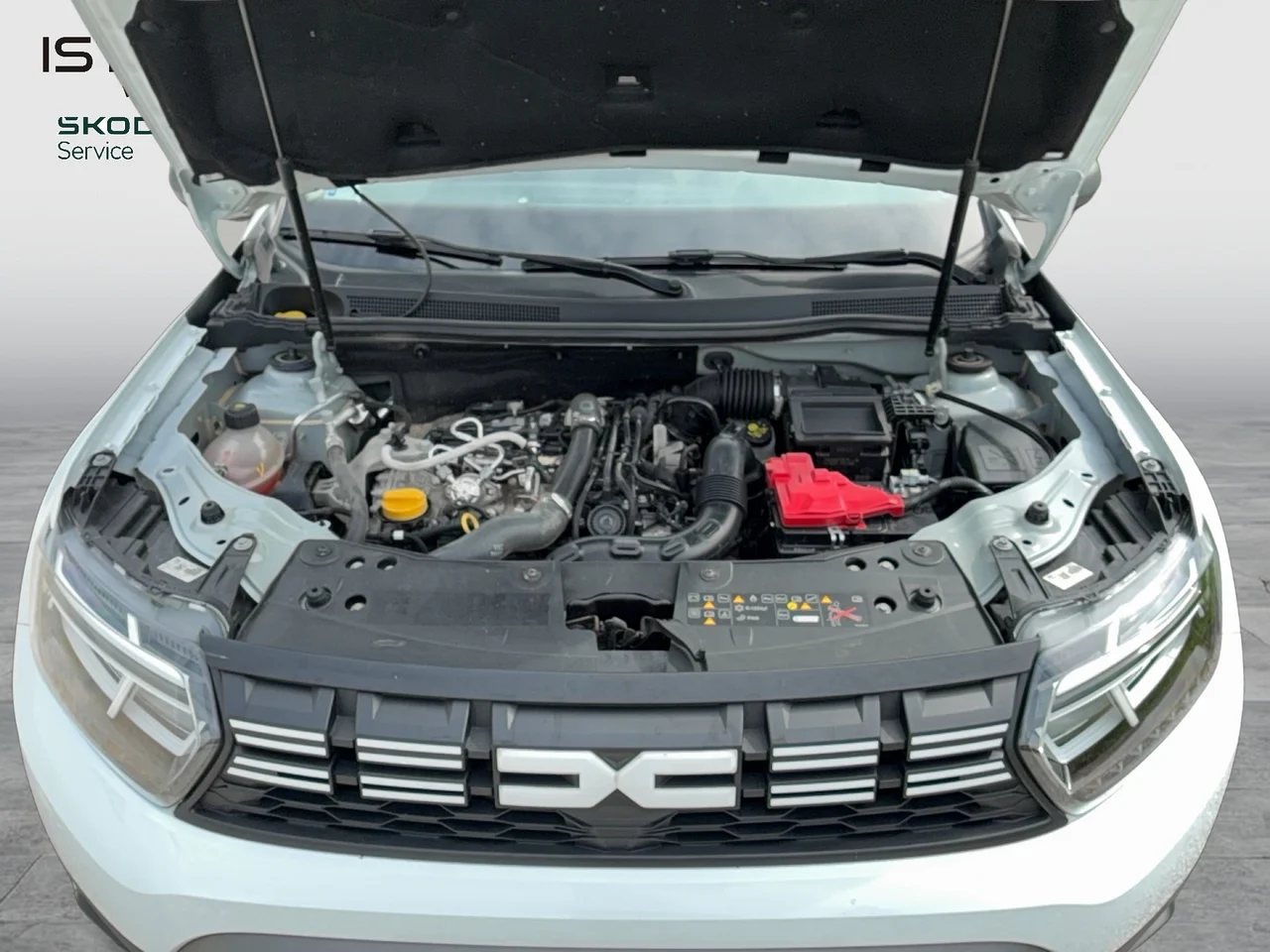 Dacia Duster 110 kW 1.3 TCe automat rok 2023, fehér, 70 907 km, Maďarsko — foto 13 z 13