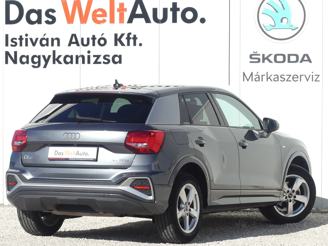 Audi Q2 1,5 110 kW TFSI automat rok 2024, Daytona-szürke gyöngyház, 53 307 km, Maďarsko — foto 2 z 13