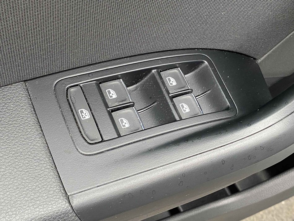 Seat Ateca 4x4 2,0 TSI 140 kW rok 2018, 106 776 km, Česko — foto 11 z 22