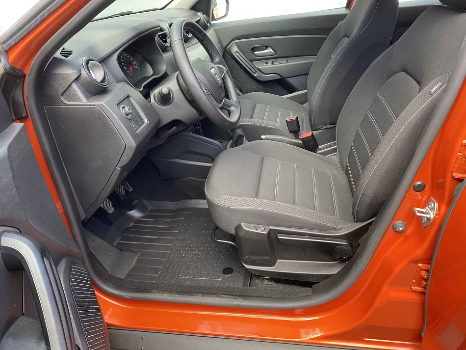 Dacia Duster 1,0 TCe 74 kW manuál rok 2022, 15 316 km, Česko — foto 9 z 18