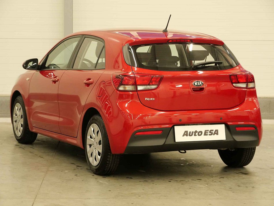 Kia Rio 1,2 62 kW 1.2i manuál rok 2019, 98 414 km, Česko — foto 6 z 22