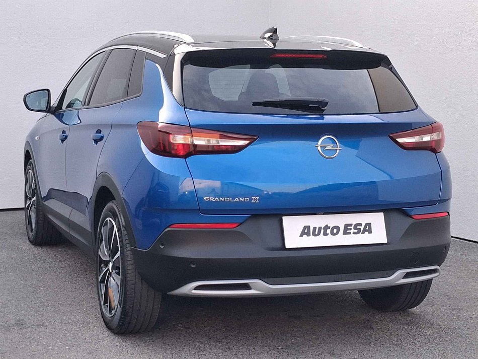 Opel Grandland X Ultimate 1,2 96 kW 1.2T automat rok 2021, 104 880 km, Česko — foto 6 z 9