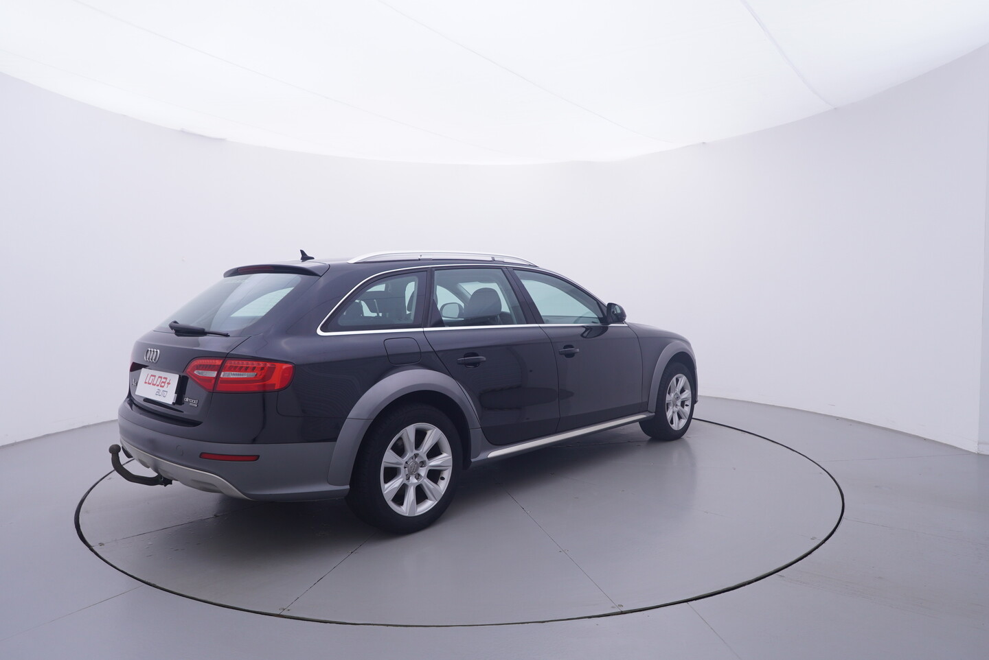 Audi a4 quattro 2,0 TDI 140 kW 130 automat rok 2014, 263 251 km, Česko — foto 16 z 60
