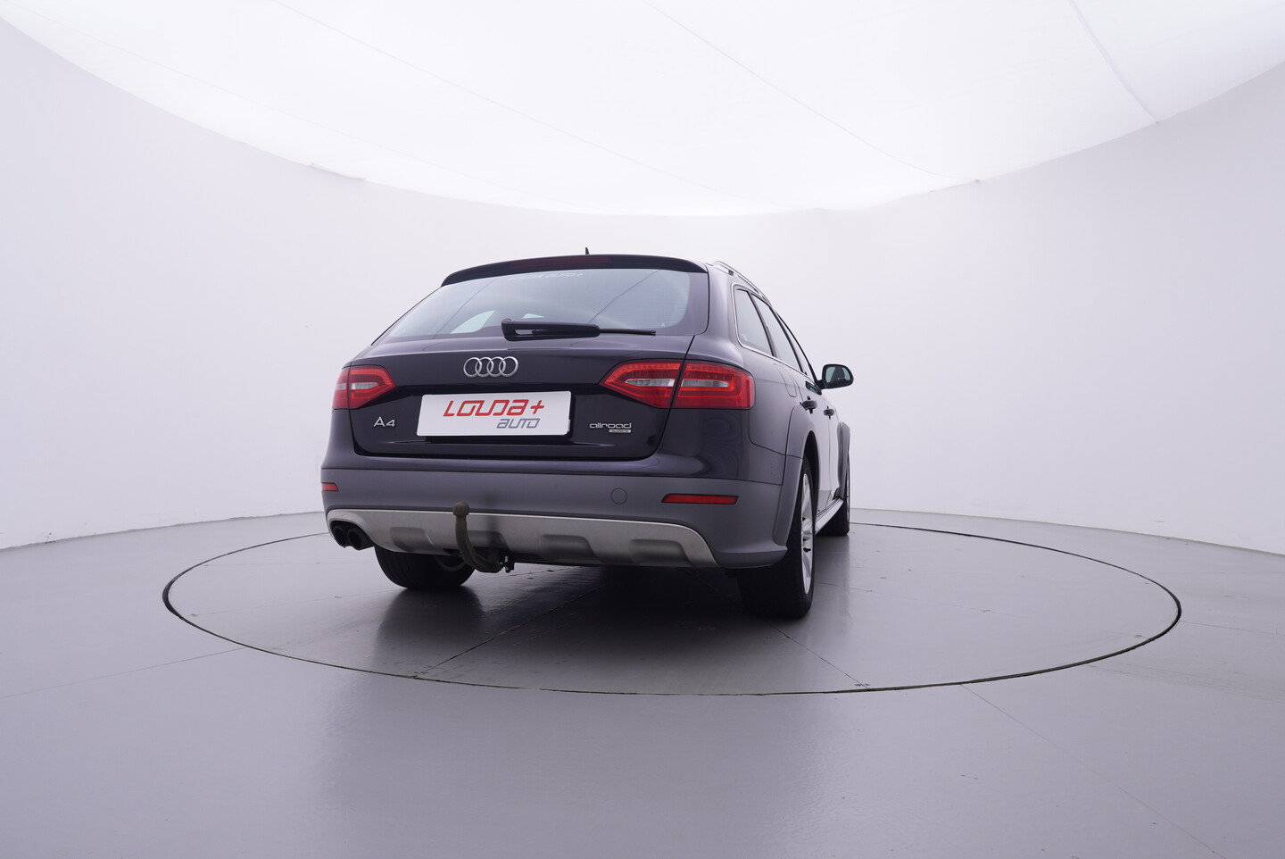 Audi a4 quattro 2,0 TDI 140 kW 130 automat rok 2014, 263 251 km, Česko — foto 6 z 60