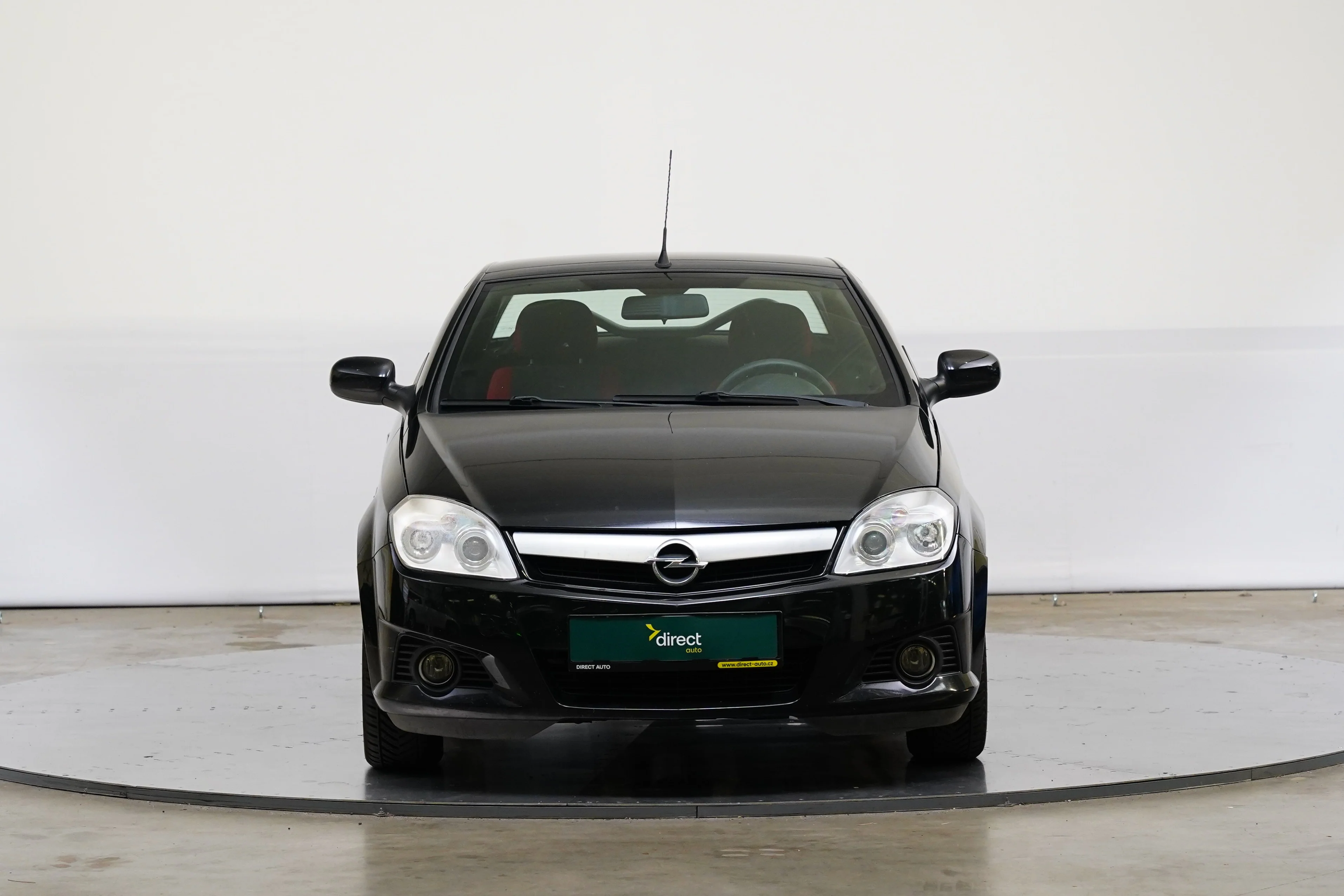 Opel Tigra 1,4 66 kW, Česko — foto 4 z 6