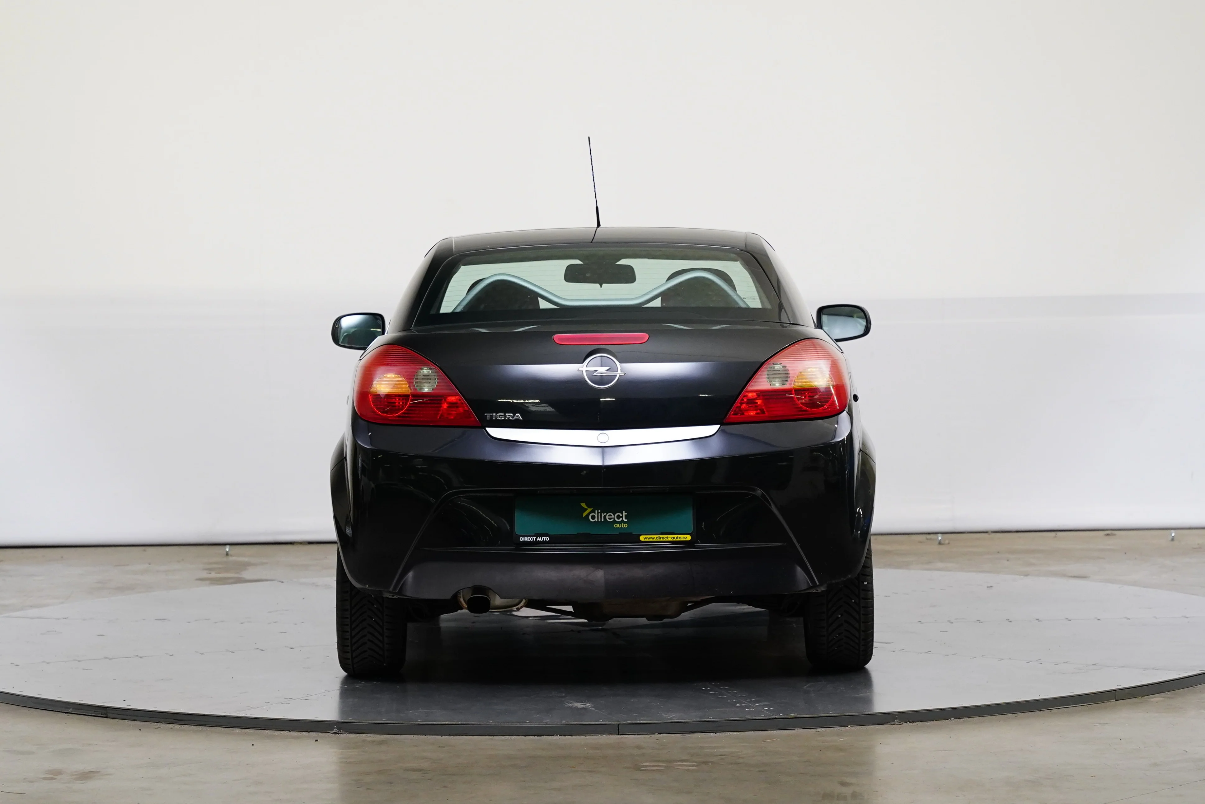 Opel Tigra 1,4 66 kW, Česko — foto 6 z 6
