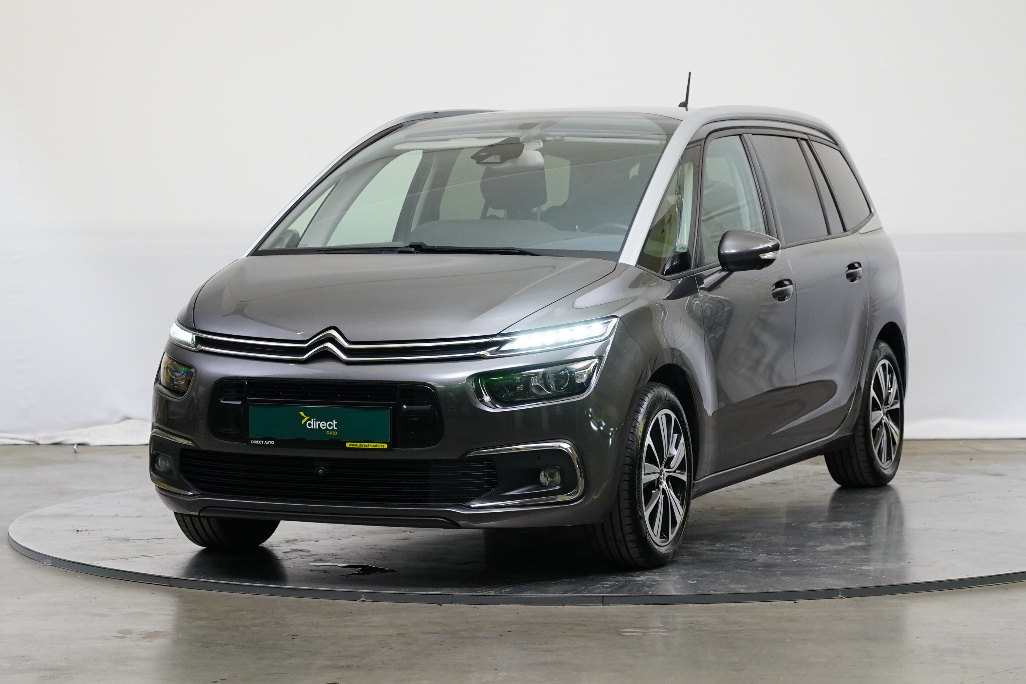 Citroen Grand c4 1,2 96 kW automat, Česko — foto 1