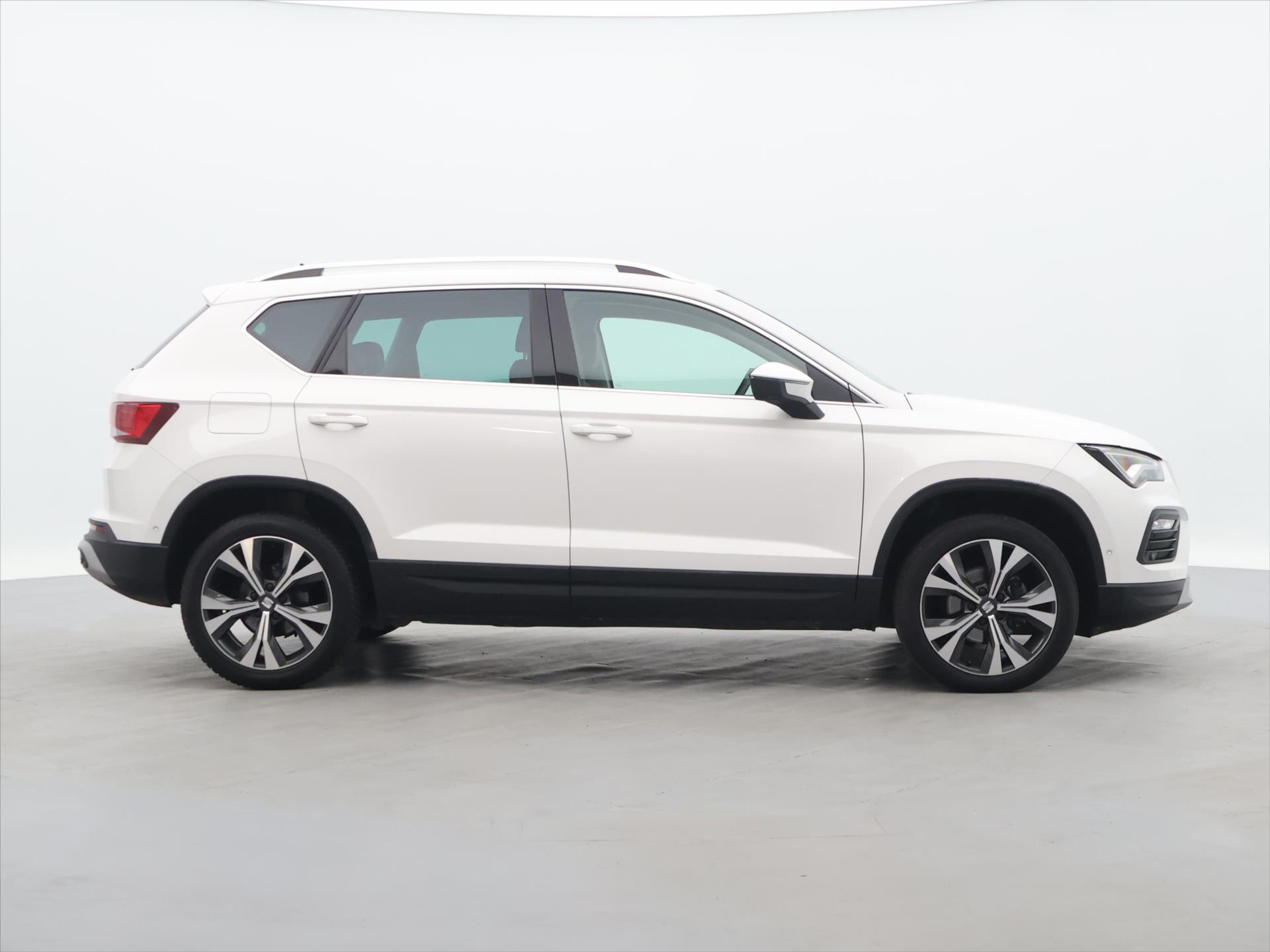 Seat Ateca 2,0 TDI 85 kW automat rok 2023, 106 385 km, Česko — foto 8 z 38