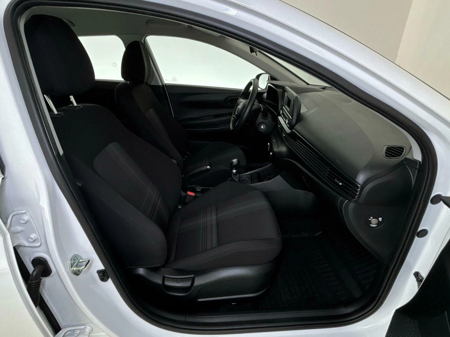 Hyundai Bayon 62 kW 1,2 i manuál rok 2022, 29 372 km, Česko — foto 10 z 30