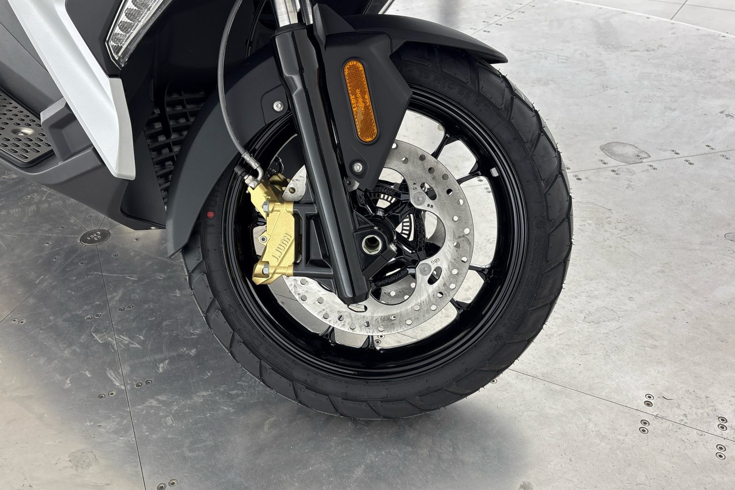 BMW C 400 X 25 kW automat rok 2026, Česko — foto 8 z 12