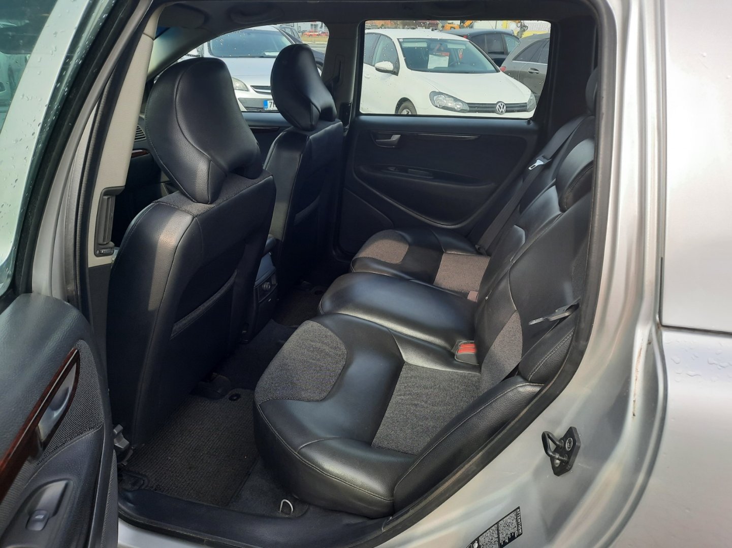 Volvo v70 4x4 2,4 147 kW 147kw manuál rok 2002, 184 624 km, Česko — foto 12 z 17