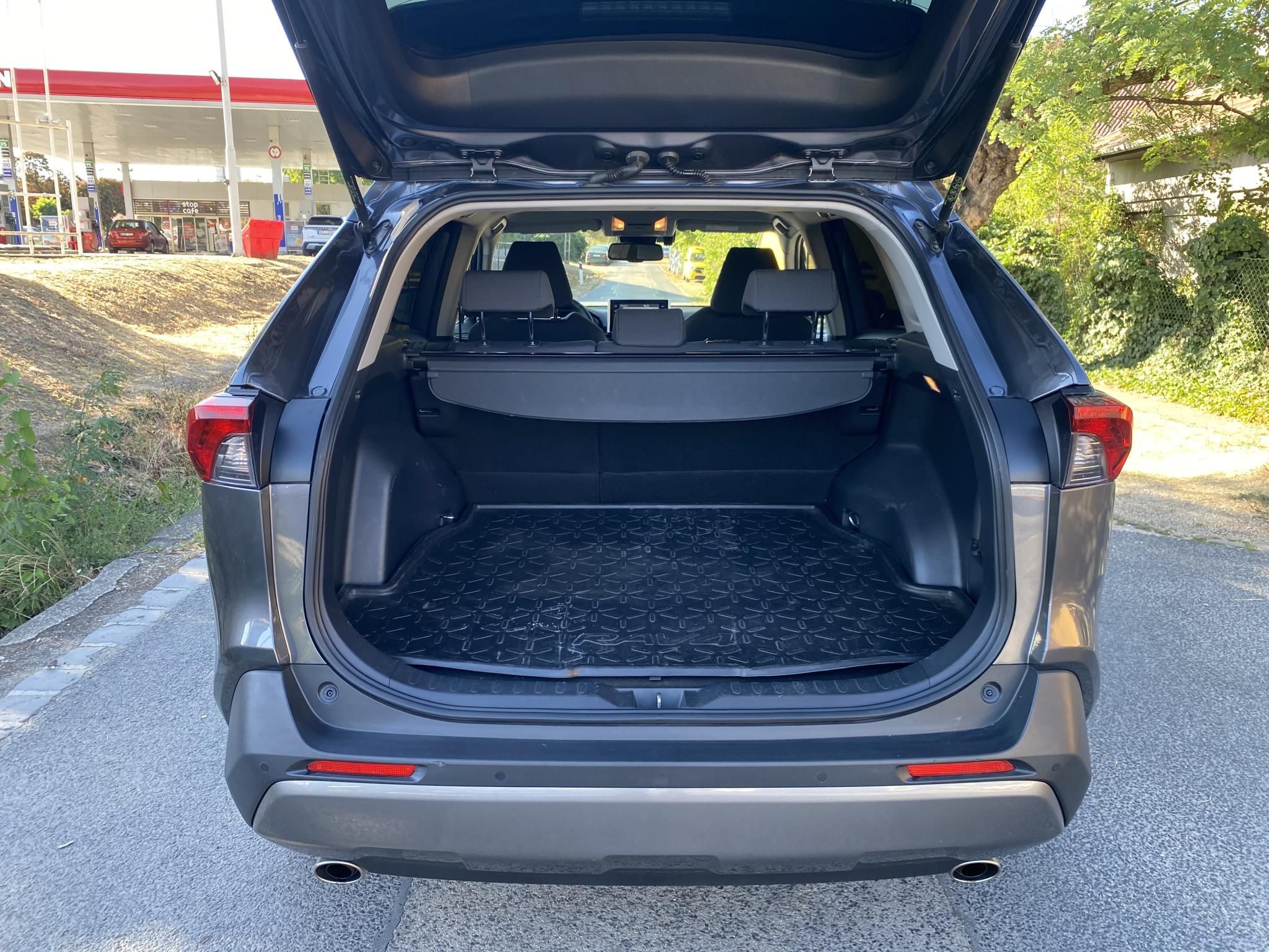 Toyota Rav 4 2,0 129 kW rok 2020, Maďarsko — foto 10 z 17