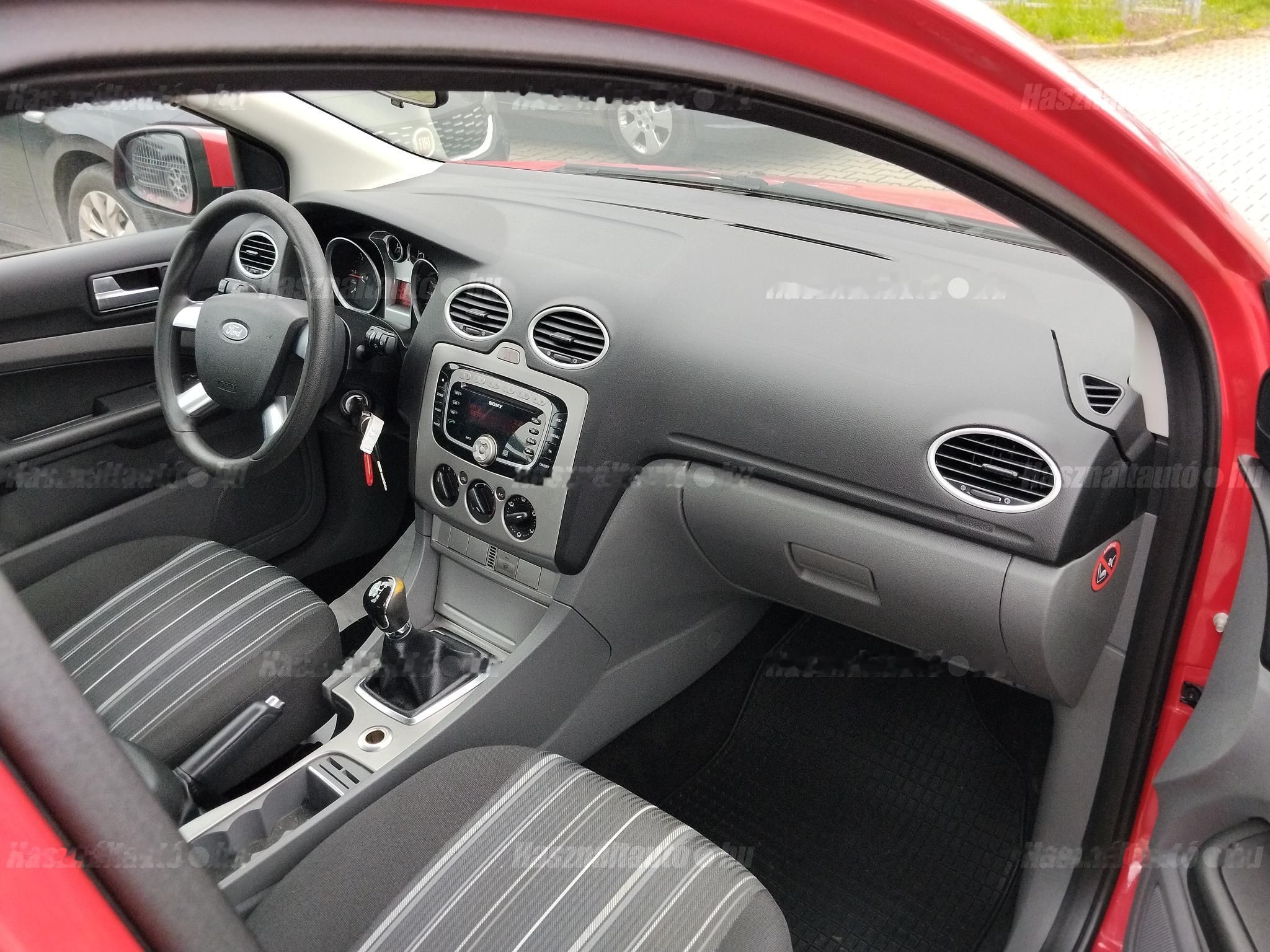 Ford Focus 1,6 TD 66 kW manuál rok 2008, 212 000 km, Maďarsko — foto 8 z 11