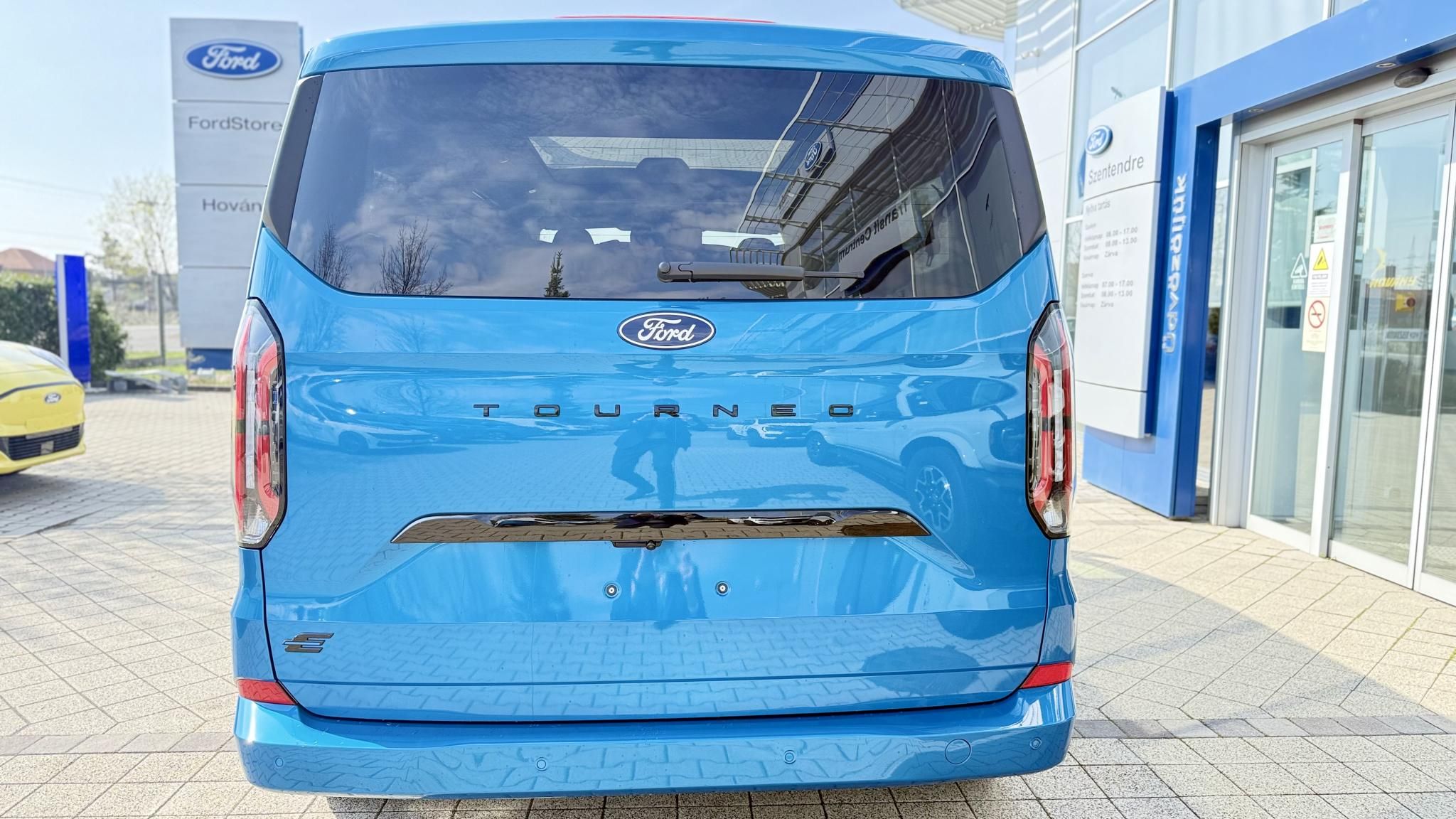 Ford Transit Tourneo Custom 160 kW automat rok 2025, 1 km, Maďarsko — foto 4 z 12