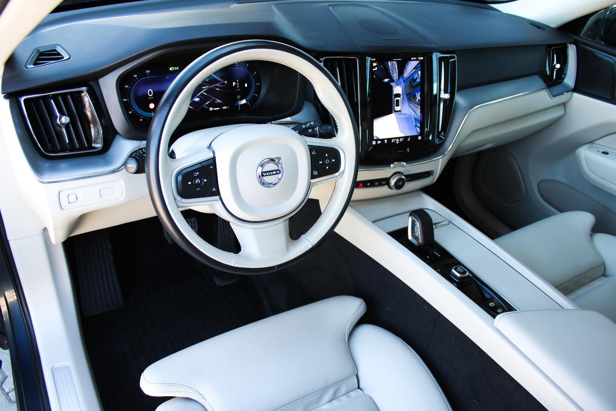 Volvo XC60 AWD 2,0 145 kW Mhev automat rok 2022, modrá, 137 054 km, Maďarsko — foto 5 z 6