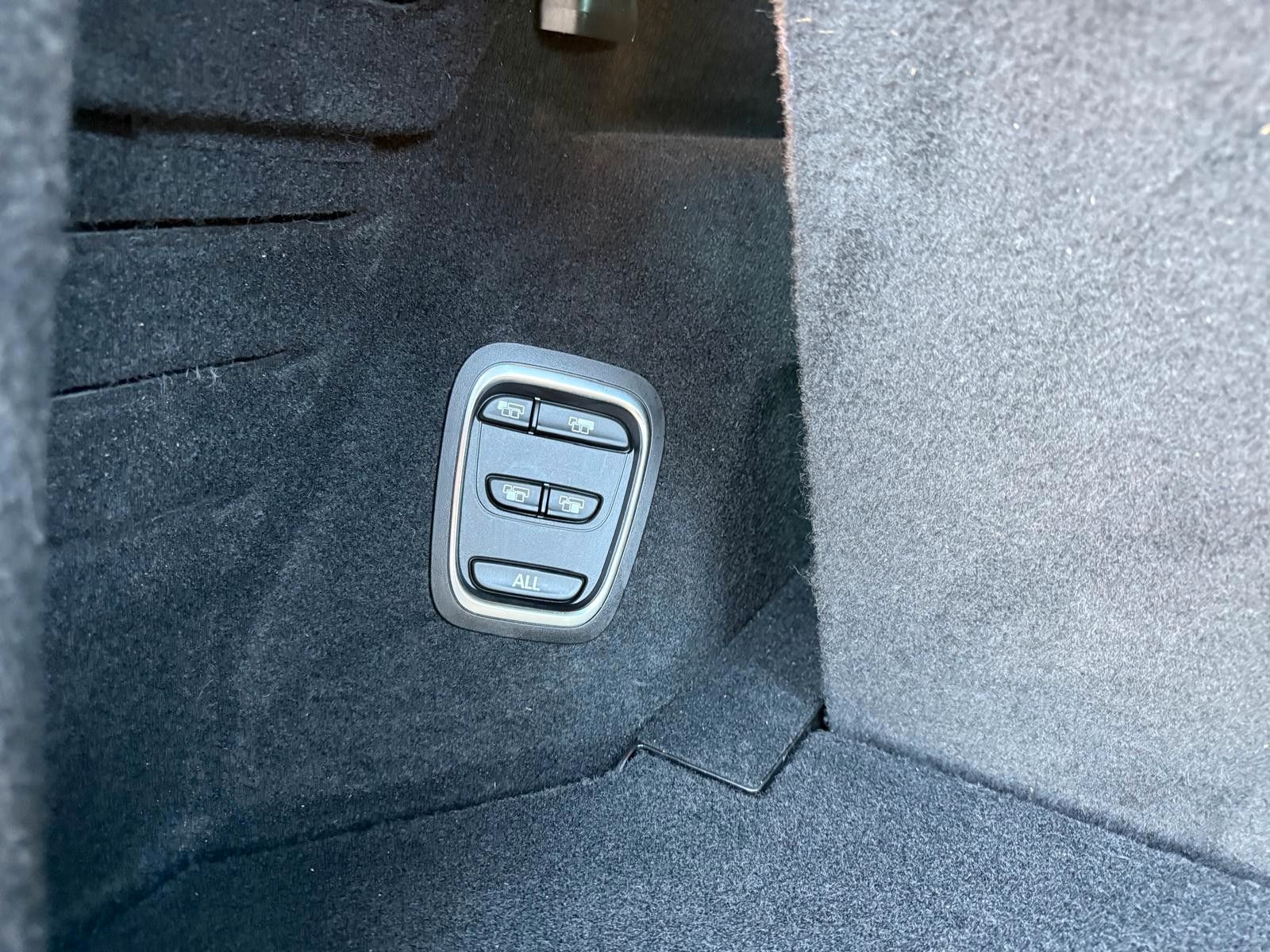 Renault Scenic 1,3 103 kW manuál rok 2021, čierna, 74 500 km, Nemecko — foto 6 z 16