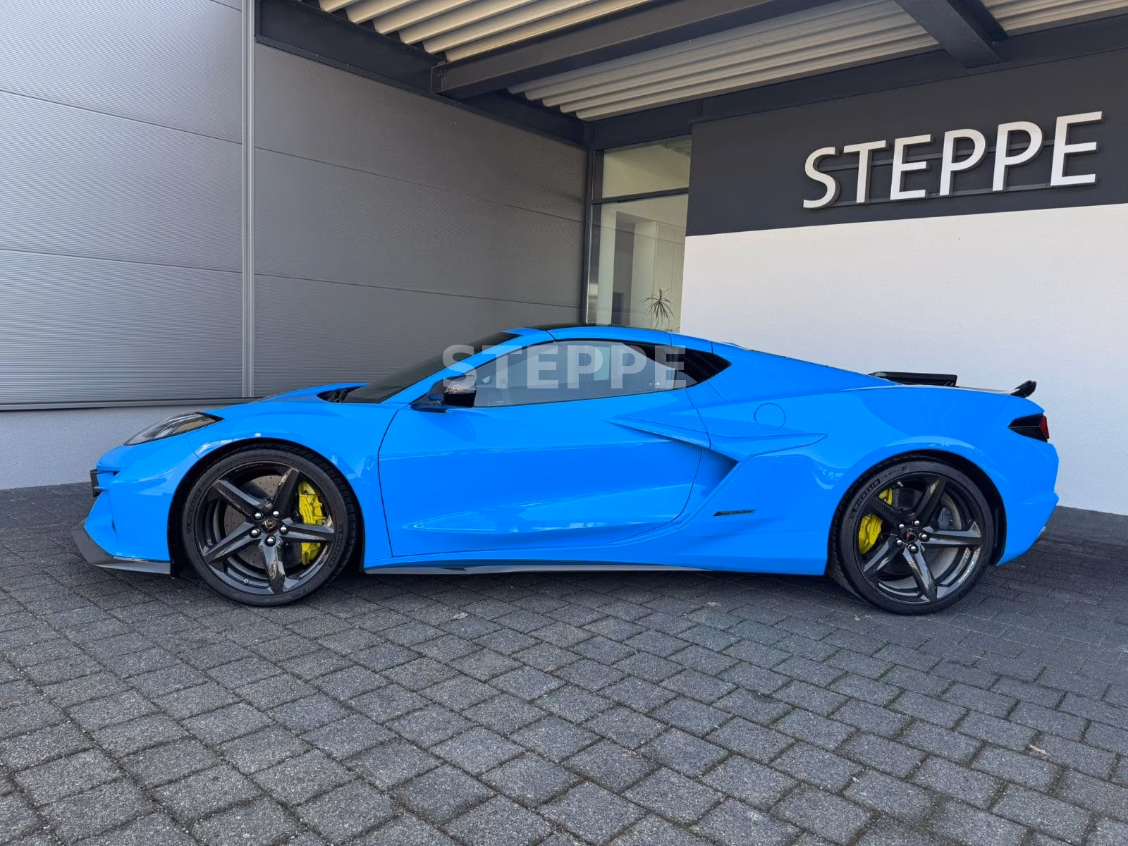 Corvette 6,2 474 kW automat rok 2024, 17 780 km, Nemecko — foto 3 z 17