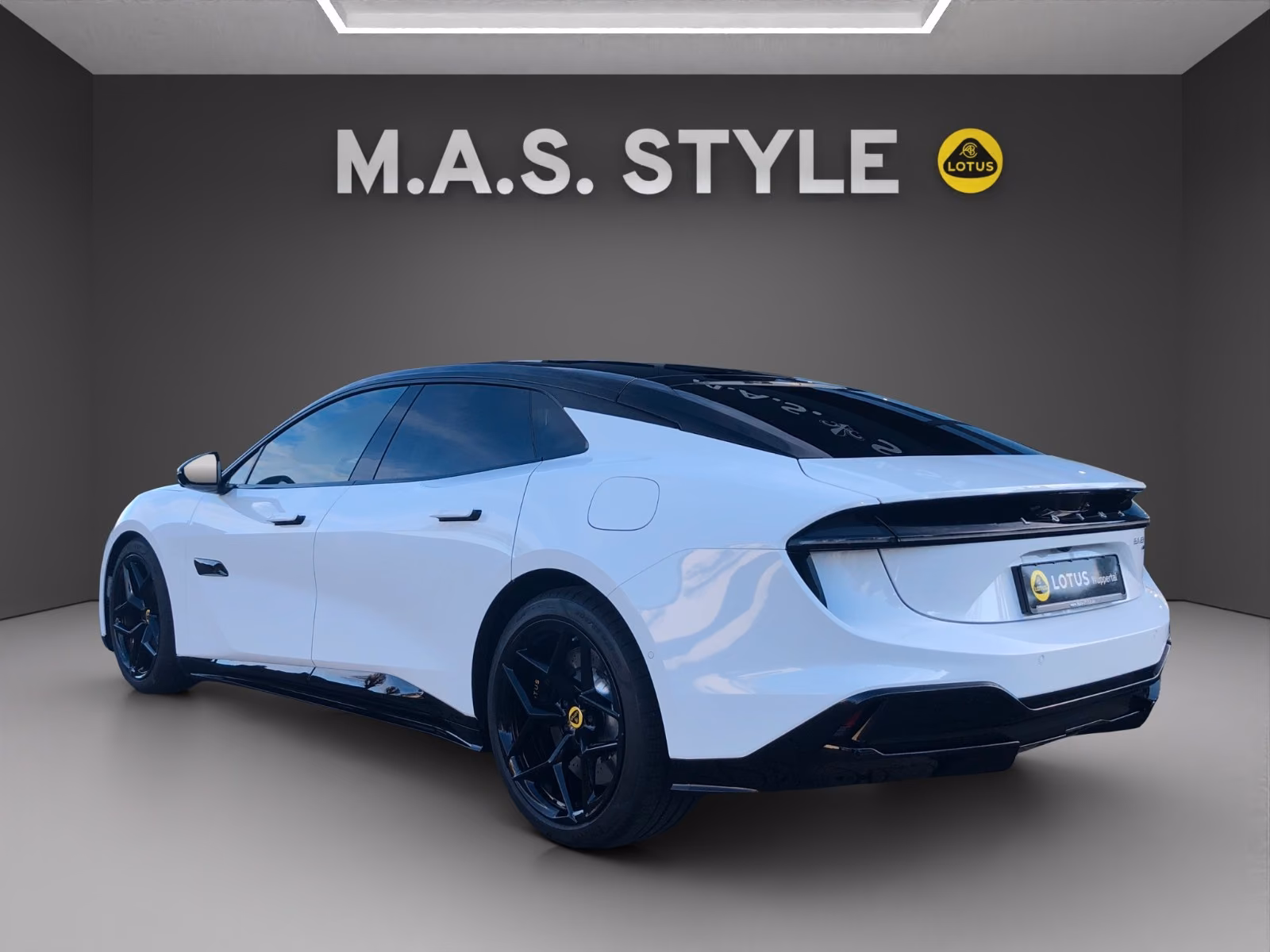 Lotus 450 kW automat rok 2026, 9 950 km, Nemecko — foto 6 z 29