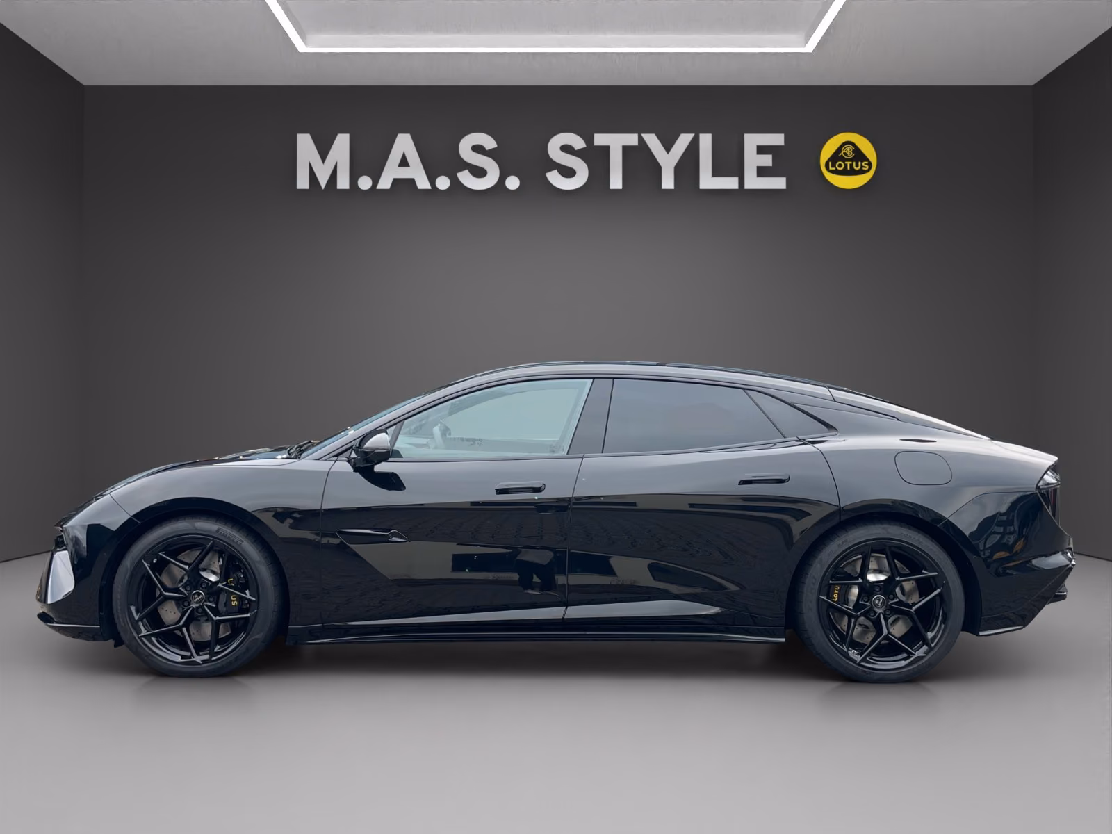 Lotus 298 kW automat rok 2026, 7 950 km, Nemecko — foto 5 z 29