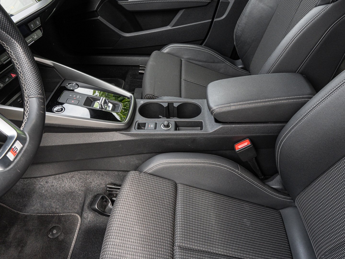 Audi a3 1,4 TFSI 150 kW automat rok 2023, 45 835 km, Nemecko — foto 14 z 16