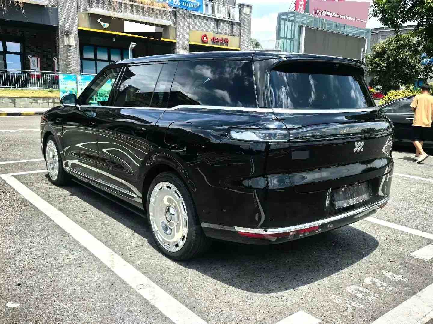 BYD Leopard 5 automat rok 2025, 3 400 km, Poľsko — foto 3 z 8