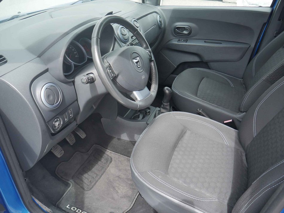 Dacia Lodgy Stepway 85 kW 1.2 TCe manuál rok 2015, 94 416 km, Česko — foto 9 z 13