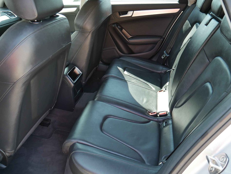 Audi a4 quattro 130 kW 2.0 TDi automat rok 2013, 186 876 km, Česko — foto 10 z 21