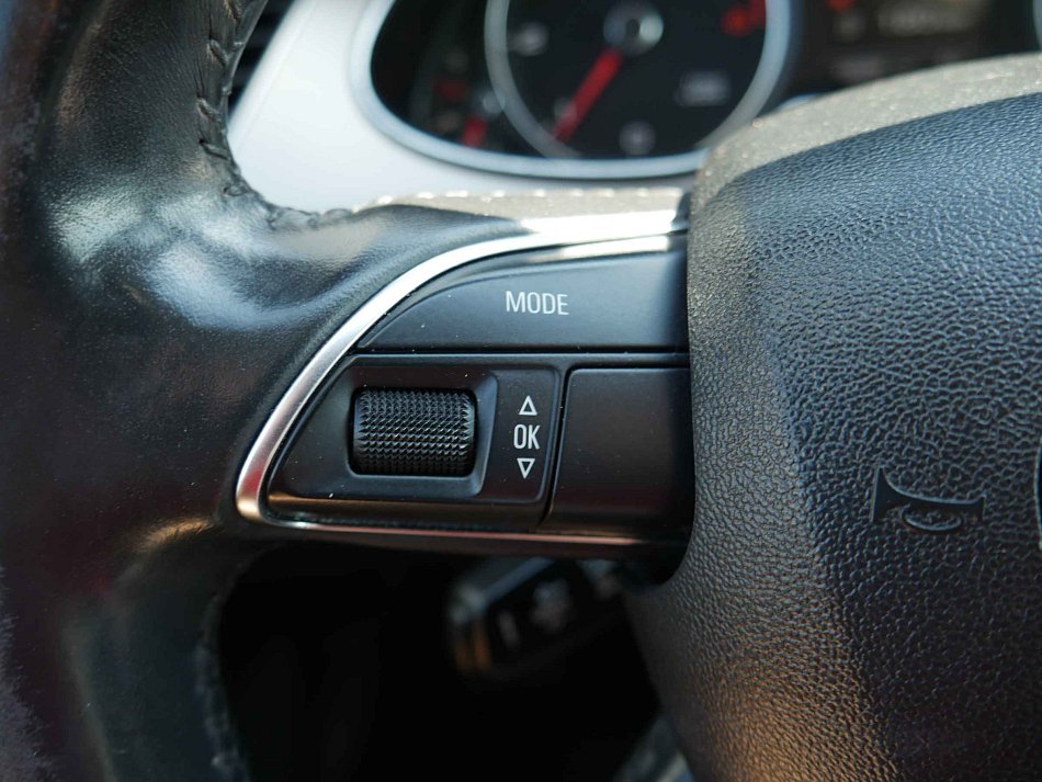 Audi a4 quattro 130 kW 2.0 TDi automat rok 2013, 186 876 km, Česko — foto 14 z 21