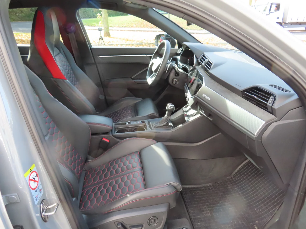 Audi RSQ3 2,5 TFSI 294 kW automat rok 2021, sivá, 69 000 km, Česko — foto 11 z 26