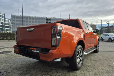 Isuzu D-Max 4x4 1,9 120 kW automat rok 2024, 6 300 km, Poľsko — foto 2 z 12