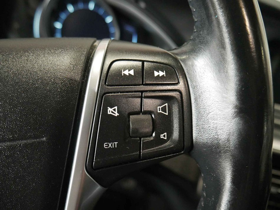 Volvo v40 84 kW 1.6 D manuál rok 2013, 226 999 km, Česko — foto 13 z 21