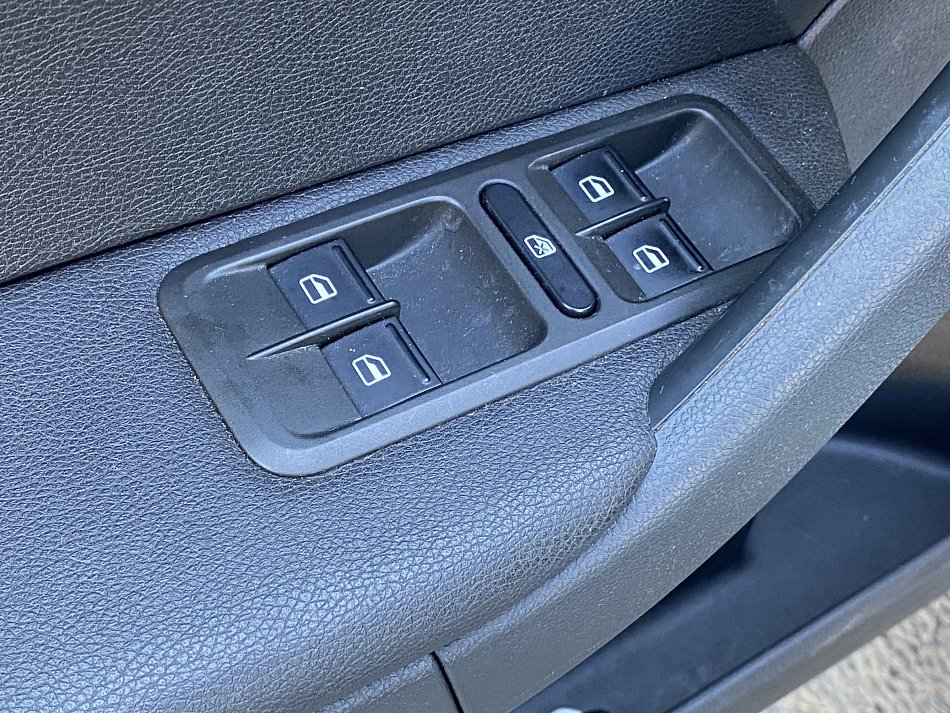Škoda Yeti 77 kW 1.2 TSi automat rok 2015, 160 113 km, Česko — foto 11 z 17