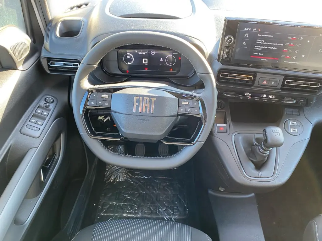 Fiat Doblo 1,5 96 kW manuál rok 2026, sivá, 50 km, Nemecko — foto 5 z 10