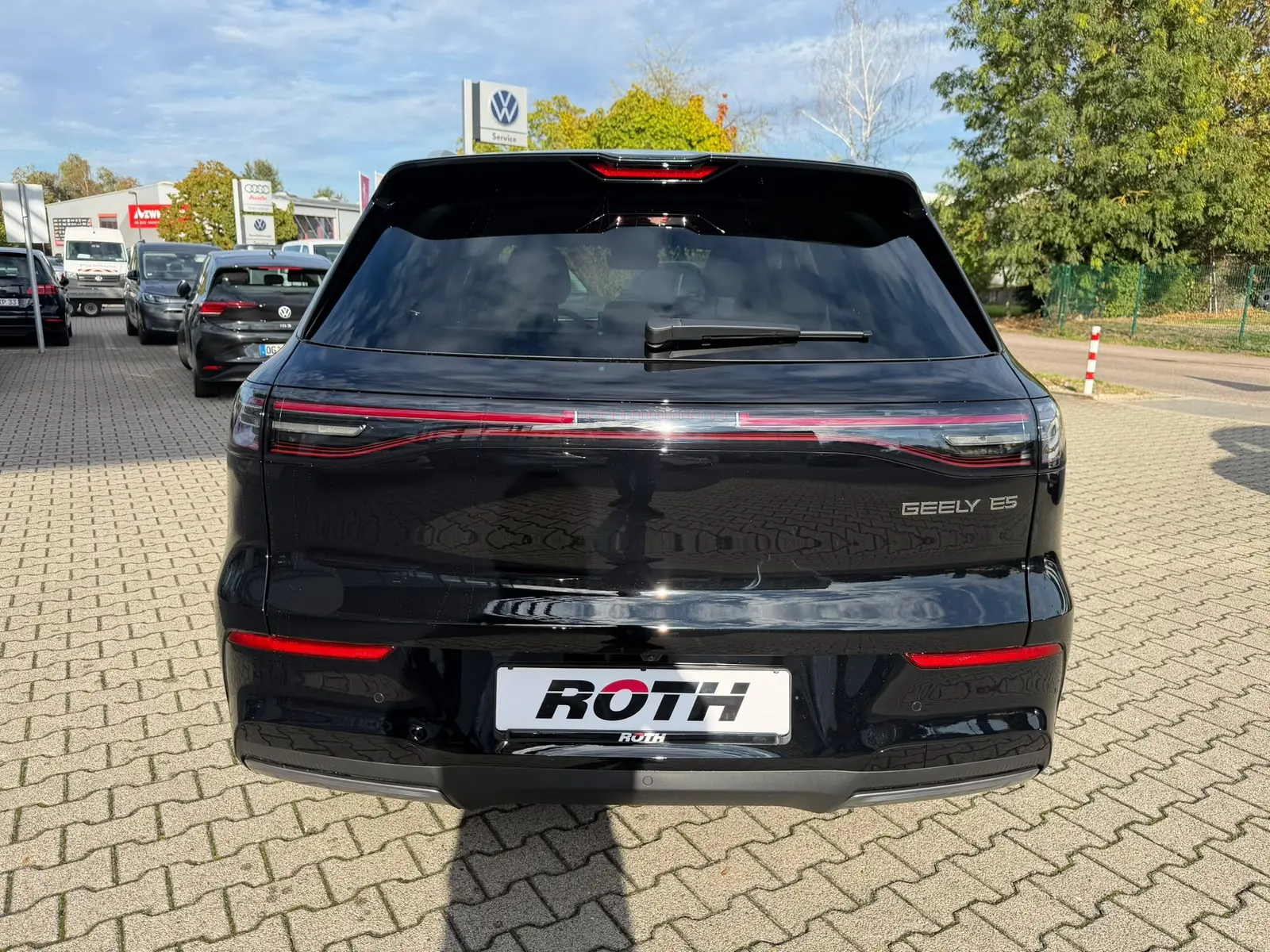 Geely E5 160 kW automat, čierna, 99 km, Nemecko — foto 5 z 27