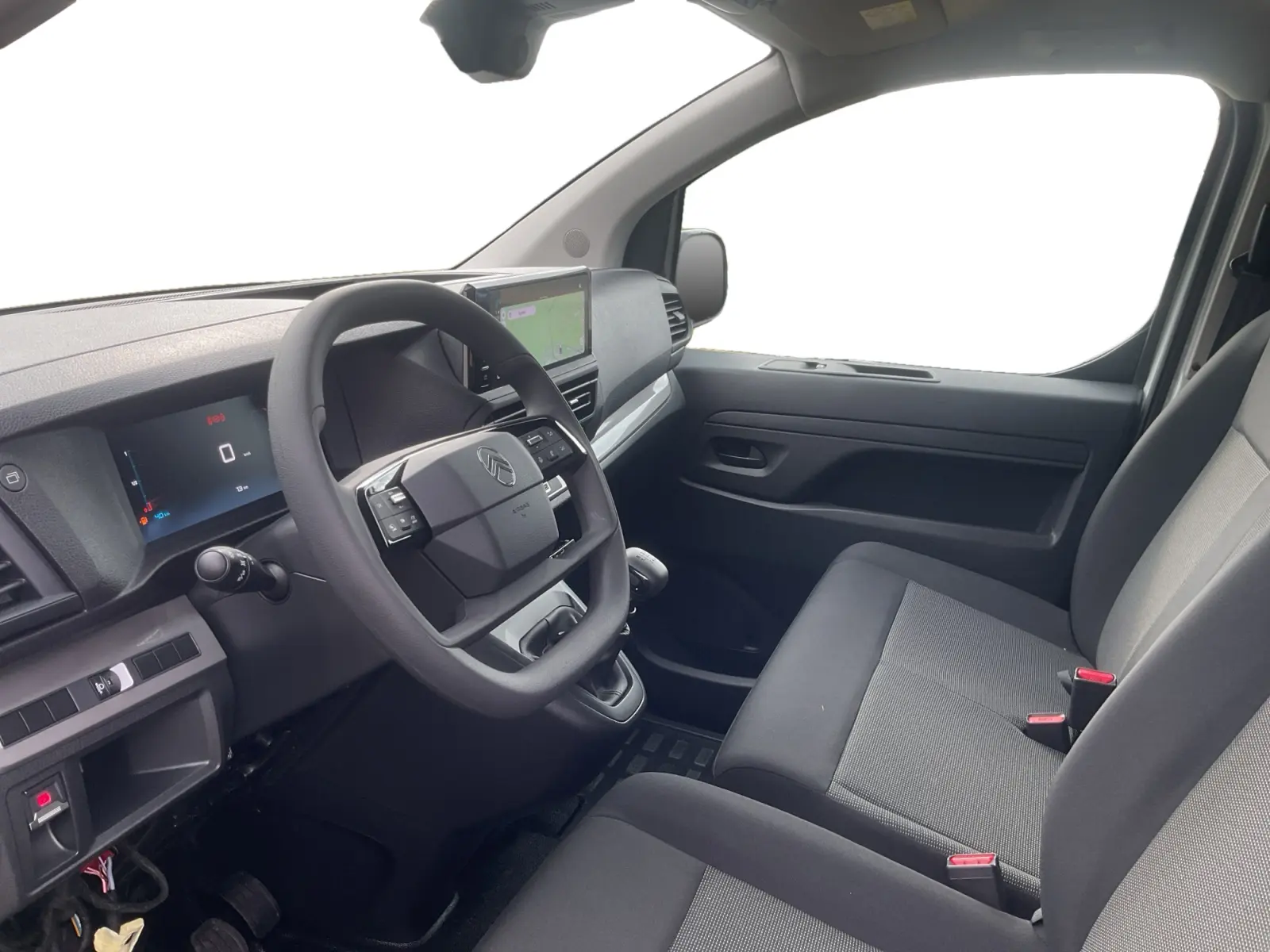 Citroen Jumpy 1,5 88 kW manuál, biela, 25 km, Nemecko — foto 10 z 23
