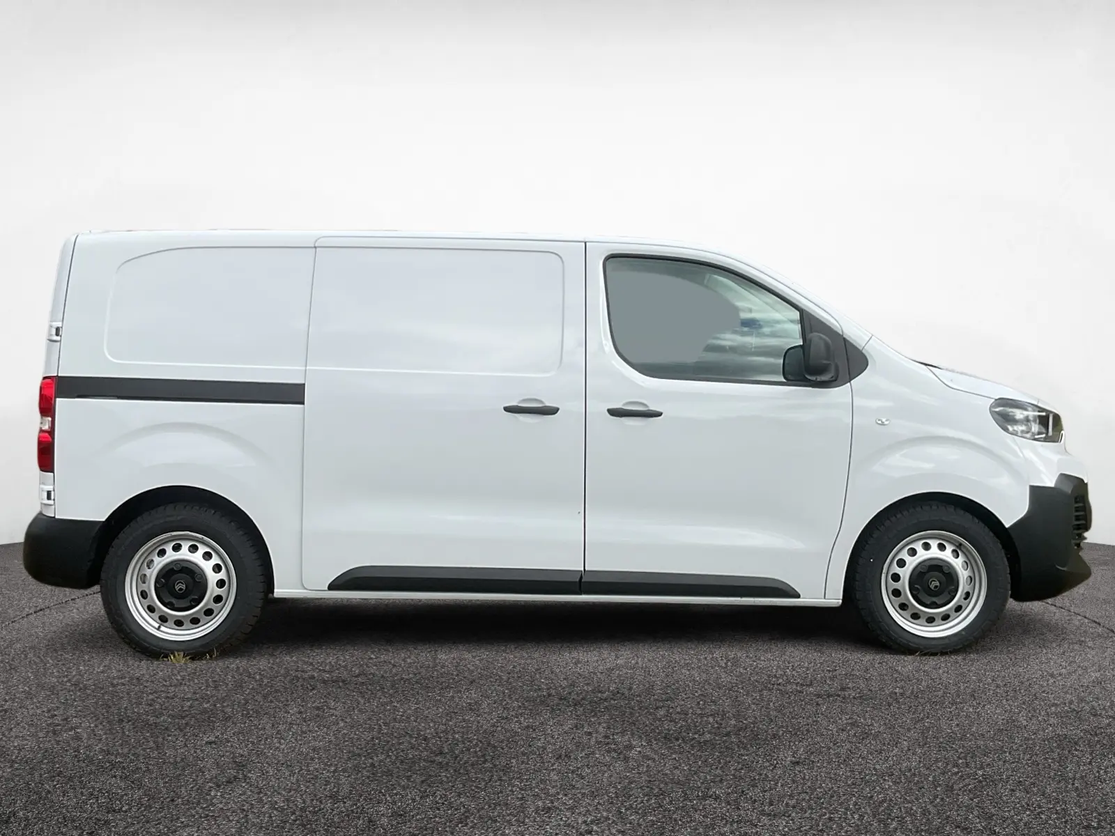 Citroen Jumpy 1,5 88 kW manuál, biela, 25 km, Nemecko — foto 7 z 23