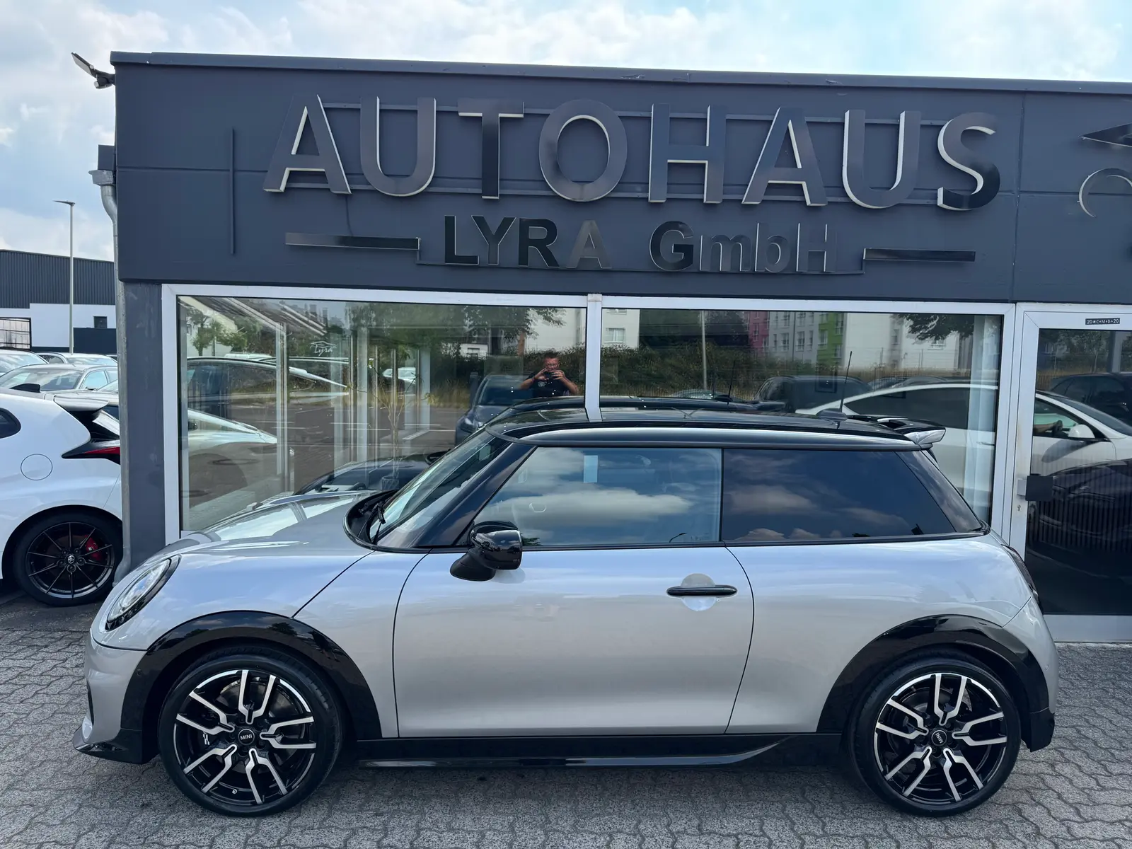 MINI Cooper S 2,0 150 kW automat rok 2026, strieborná, 8 507 km, Nemecko — foto 3 z 19