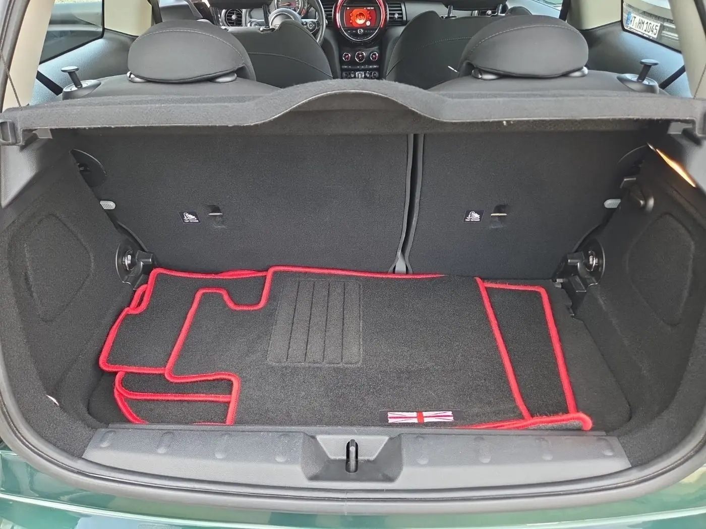 MINI One 75 kW 1.5 T manuál rok 2018, zelená, 49 300 km, Nemecko — foto 13 z 23