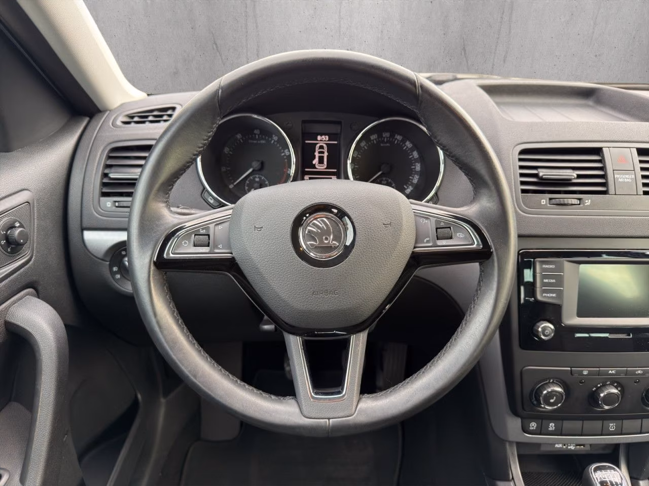 Škoda Yeti 1,2 TSI 81 kW manuál rok 2016, 38 500 km, Nemecko — foto 16 z 21
