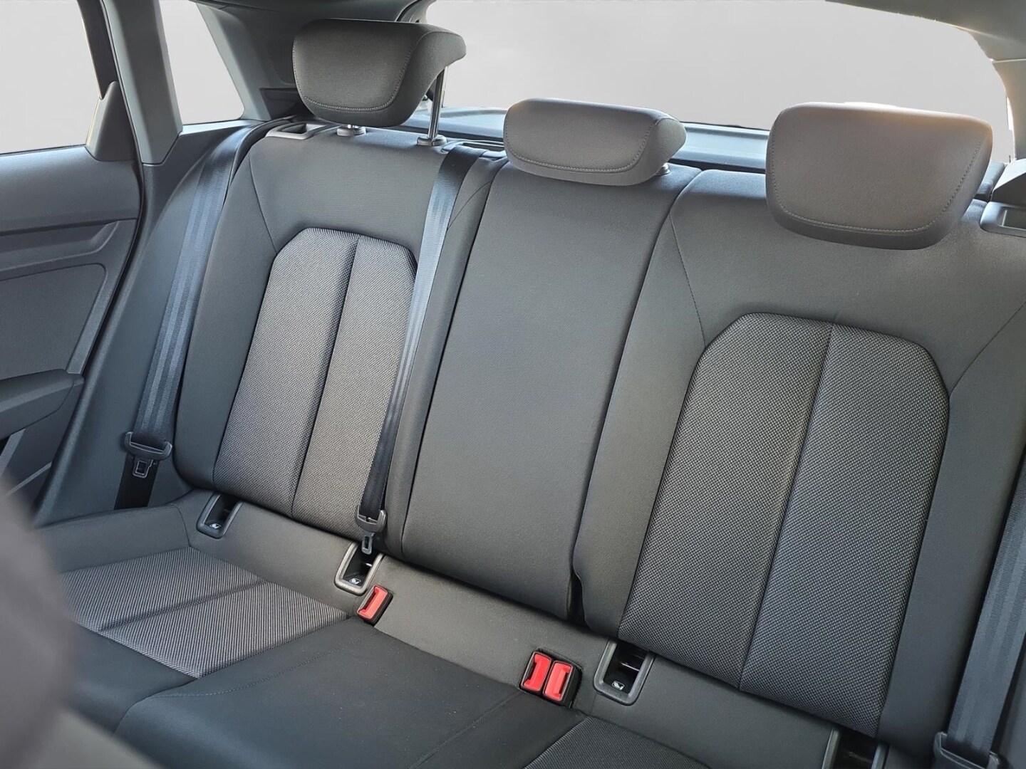 Audi A3 TFSI 150 1.4 kW automat rok 2022, 39 608 km, Nemecko — foto 13 z 15