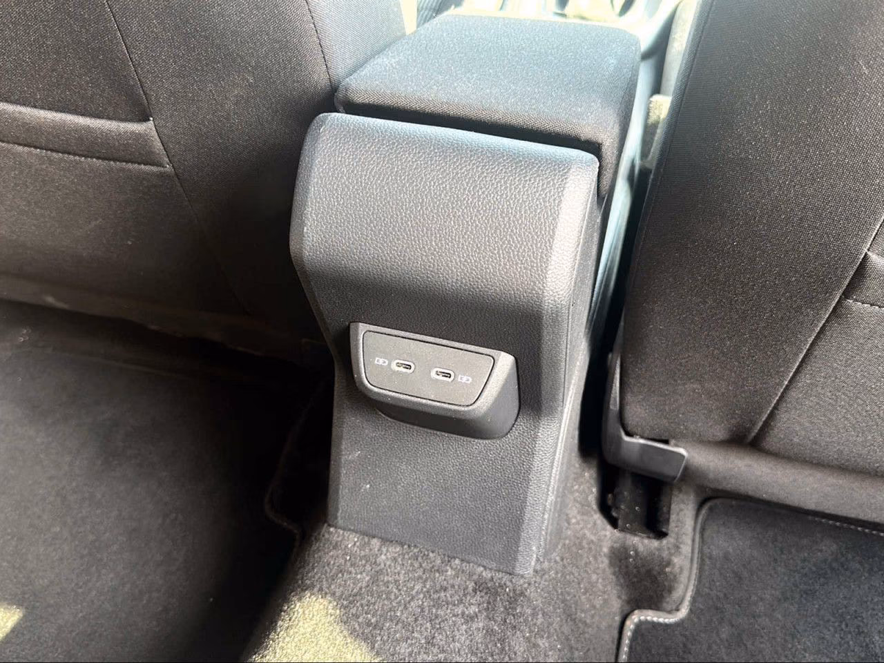 Volkswagen Polo 1,0 TSI 81 kW automat rok 2024, 28 000 km, Nemecko — foto 13 z 16