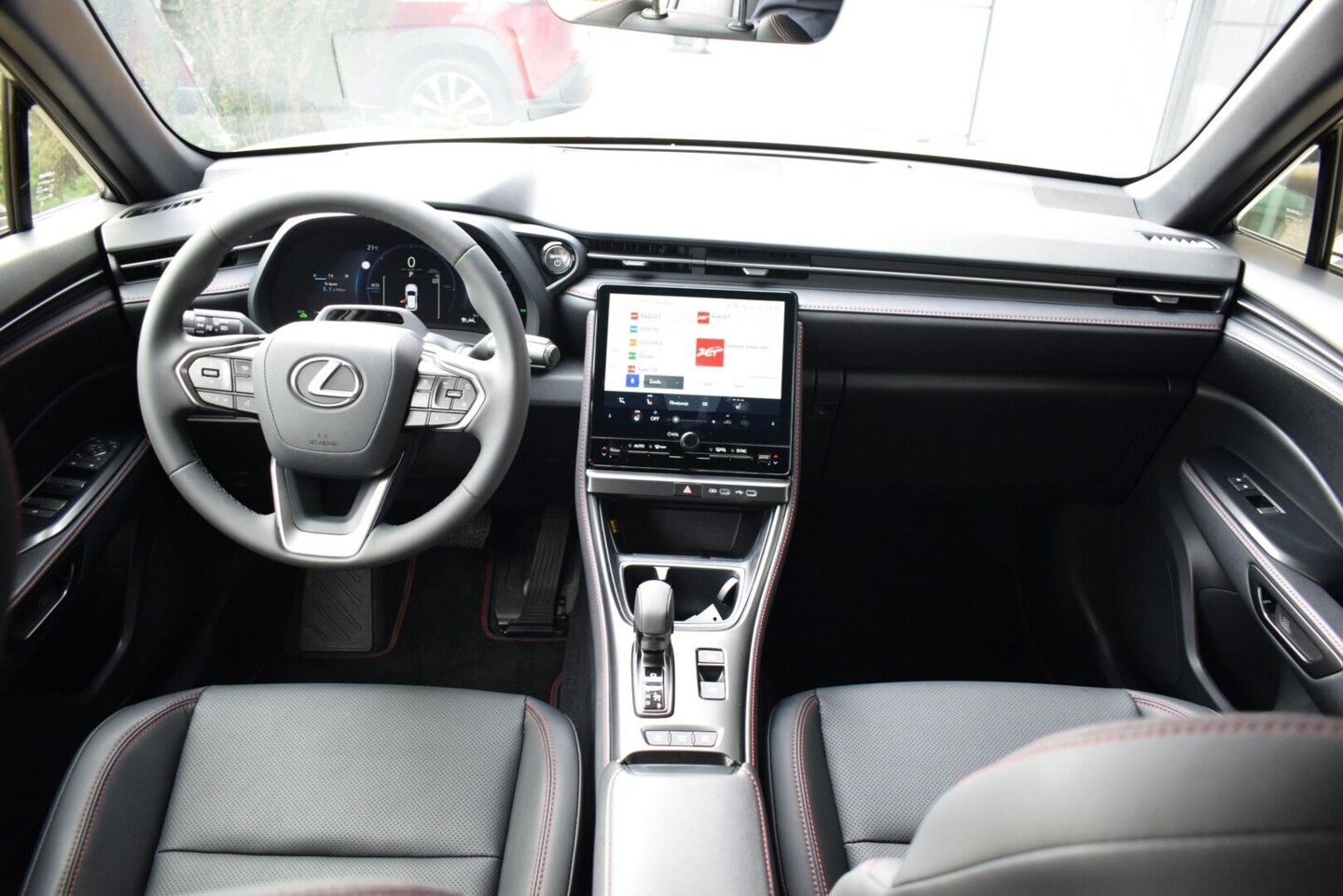 Lexus Lbx 1,5 100 kW automat rok 2025, 6 603 km, Poľsko — foto 7 z 18