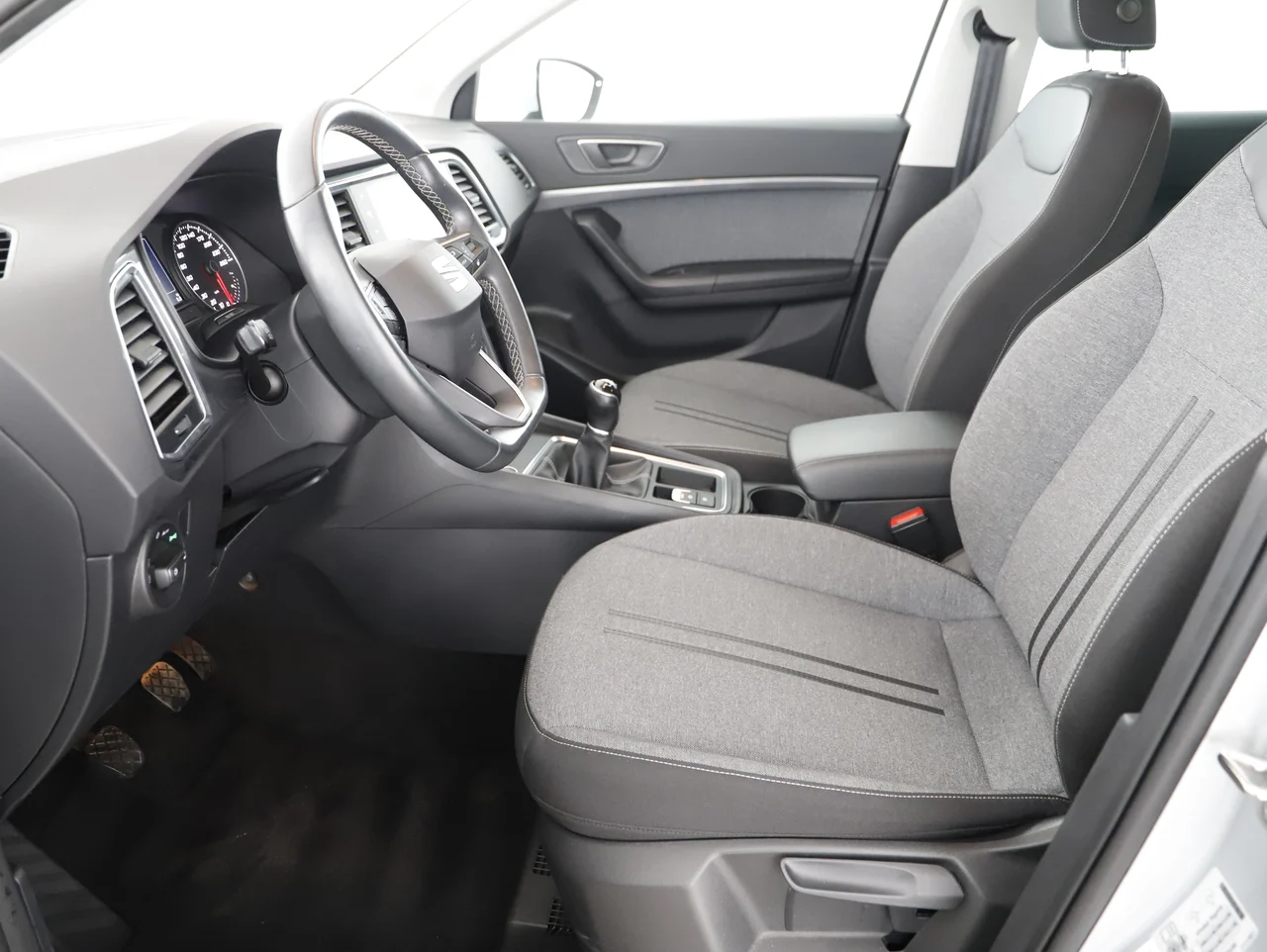 Seat Ateca 2,0 TDI 85 kW manuál rok 2021, REFLEXSILBER, 128 821 km, Rakúsko — foto 9 z 26
