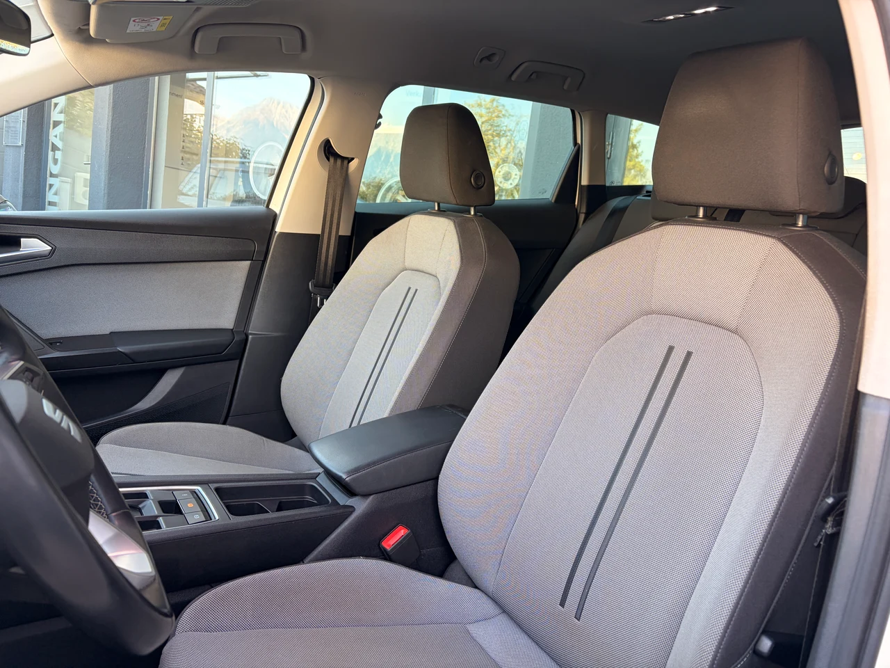 Seat Leon 4x4 2,0 TDI 110 kW DSG rok 2022, Candy-Weiß, 131 200 km, Rakúsko — foto 10 z 23